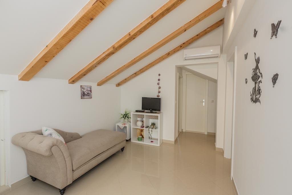Apartments Rogulj Rogoznica  Room photo